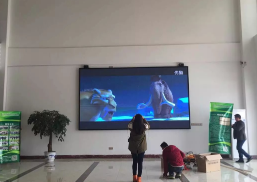 LED全彩顯示屏如何與移動設(shè)備連接?？長沙吉進(jìn)電子告訴你